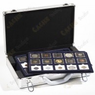  6 trays of 15 50 x 50 mm cases included, for a total of 90 coins. 